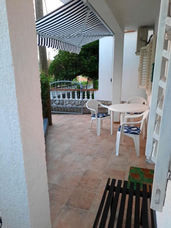 Apartmani Ana-Lora Лопар Экстерьер фото